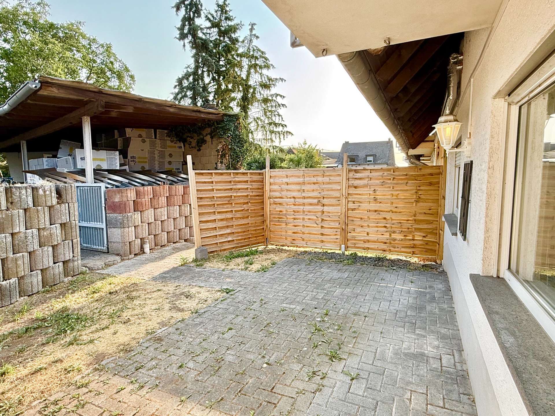 3 ZIMMER, TERRASSE, STELLPLATZ und sch&ouml;ner Grundriss